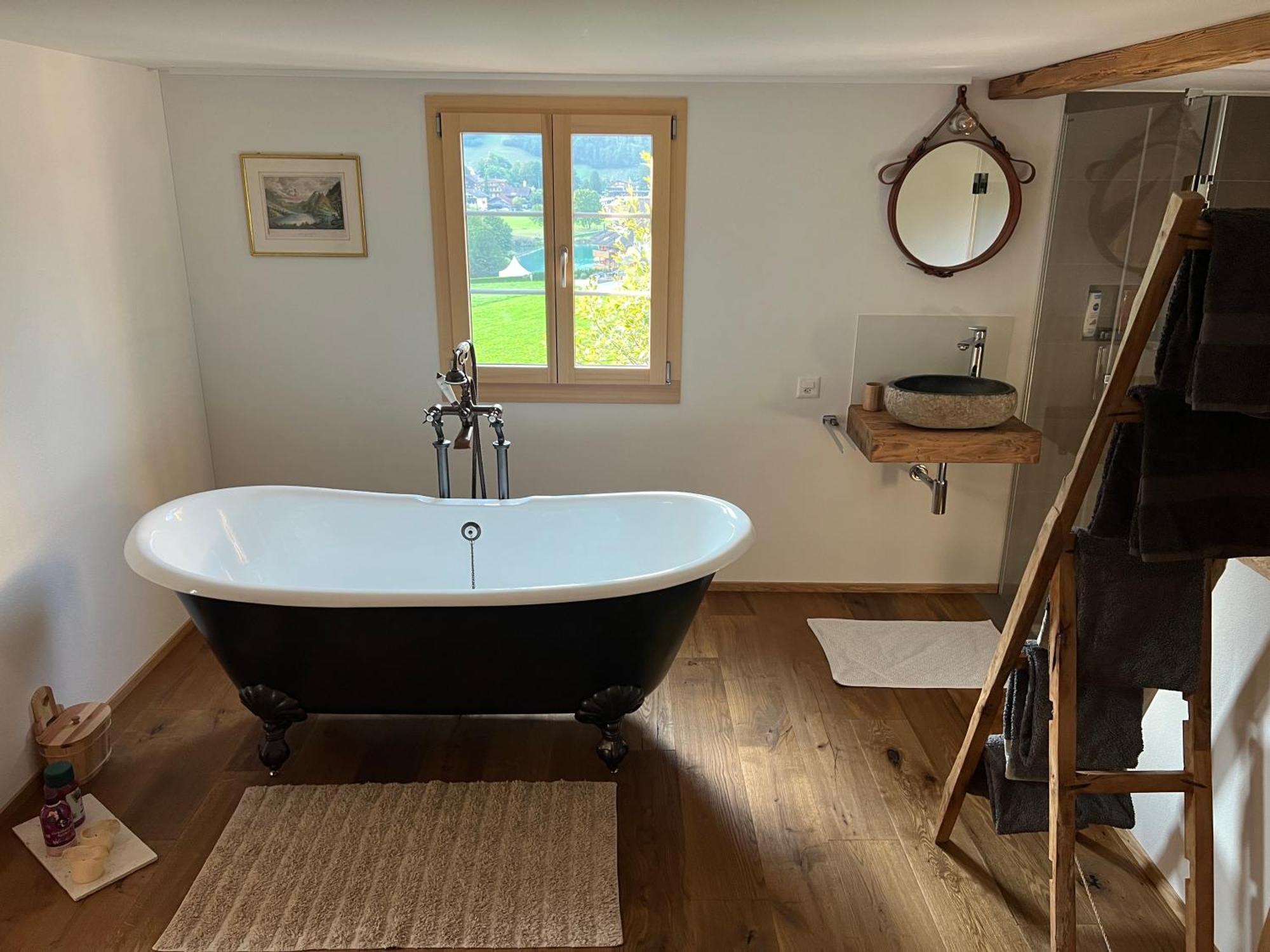 Romantic Private Superior Swiss Chalet With Hottub Лунгерн Экстерьер фото